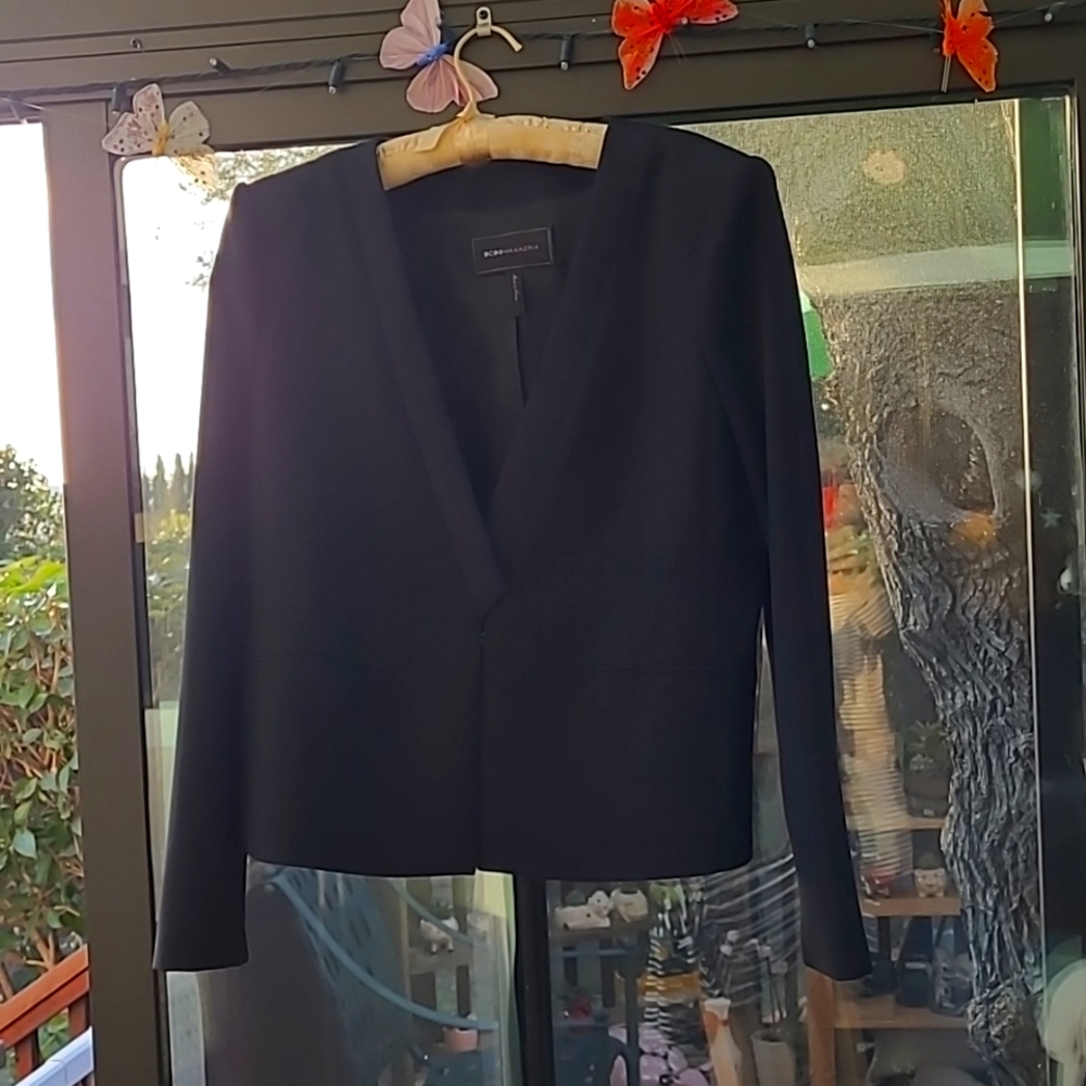 BCBGMAXAZRIA black blazer